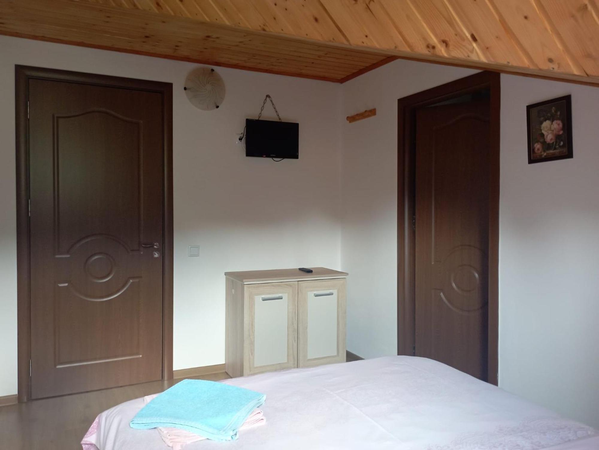Pensiunea Dates Cîrţişoara Zimmer foto